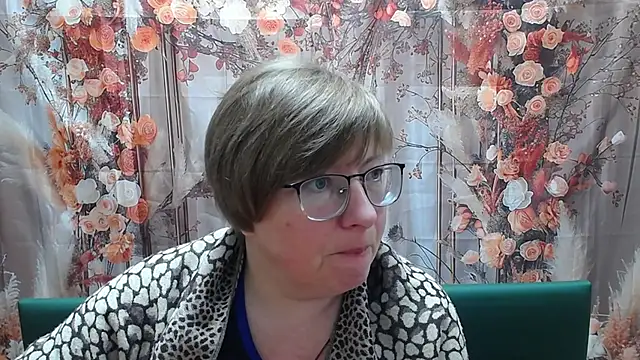 Snapshot of RadaChudna chatting on 04.22.26 RadaChudna online show from 04.22.26