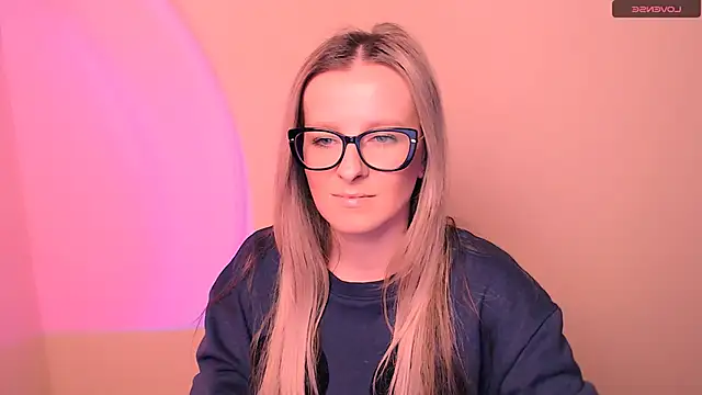 Snapshot of AnnePeach chatting on 02.15.26 AnnePeach online show from 02.15.26