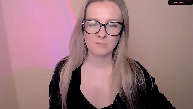 AnnePeach online show from 04.15.26