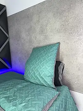 Snapshot of Lucian-greyy chatting on 02.24.26 Lucian-greyy online show from 02.24.26