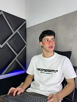 Snapshot of Lucian-greyy chatting on 02.27.26 Lucian-greyy online show from 02.27.26