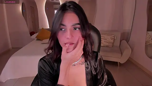 CarolineEvans x online show from 04.11.26