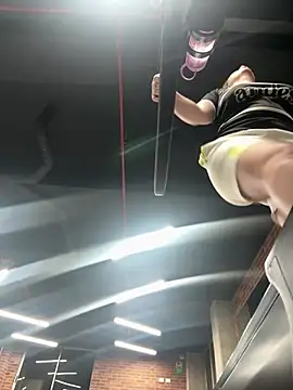 Sofi Collinss online show from 04.15.26