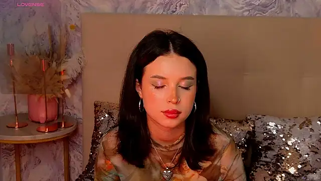 Snapshot of LanaLedger chatting on 07.28.26 LanaLedger online show from 07.28.26
