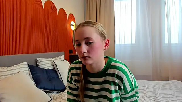 Snapshot of TraceeRebollar chatting on 02.27.26 TraceeRebollar online show from 02.27.26