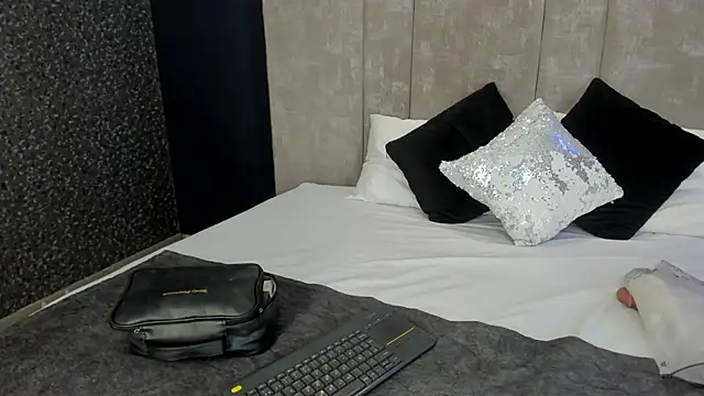 PerlaRogerss  online show from 03.16.26