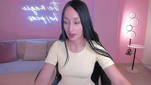 Snapshot of AmaraDivine chatting on 05.17.26 AmaraDivine online show from 05.17.26