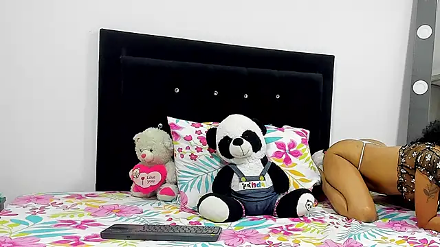 Snapshot of DanielaWane chatting on 02.26.26 DanielaWane online show from 02.26.26