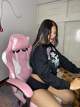 Snapshot of KittySari chatting on 02.18.26 KittySari online show from 02.18.26