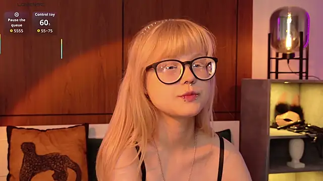 MoliQin online show from 05.24.26