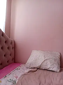 kiki milu online show from 04.06.26