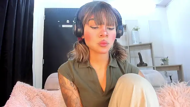 Tylla   online show from 03.25.26