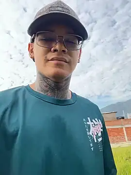 Snapshot of Maxtor_ chatting on 02.27.26 Maxtor online show from 02.27.26