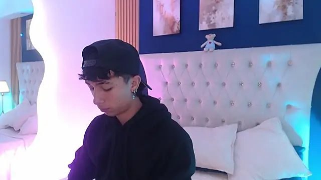 Aiden Rivers  online show from 04.03.26