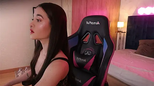 LucyDeLuca online show from 03.03.26