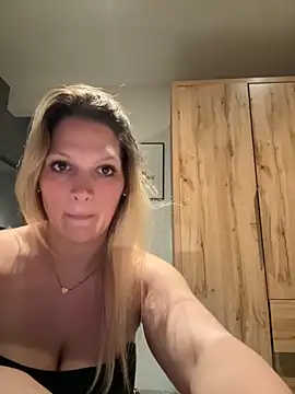 MiaSommer online show from 05.06.26