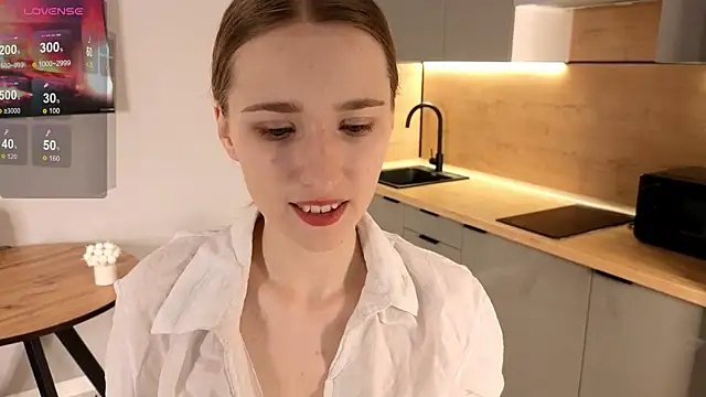 AshleyyJones online show from 04.30.26