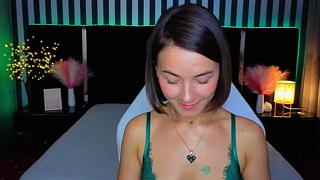 Snapshot of GracefulMichelle chatting on 06.15.26 GracefulMichelle online show from 06.15.26