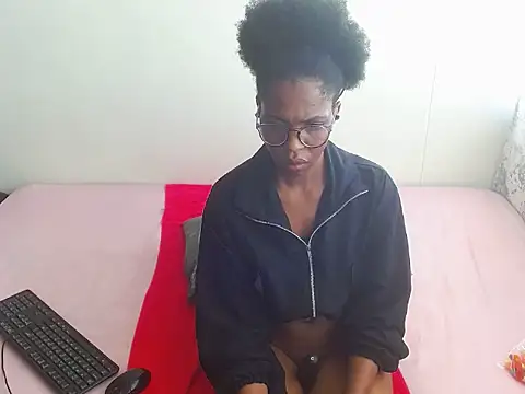 Snapshot of ChocoSlenderXXX chatting on 05.25.26 ChocoSlenderXXX online show from 05.25.26