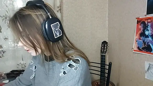 Snapshot of MilaTyan chatting on 02.24.26 MilaTyan online show from 02.24.26