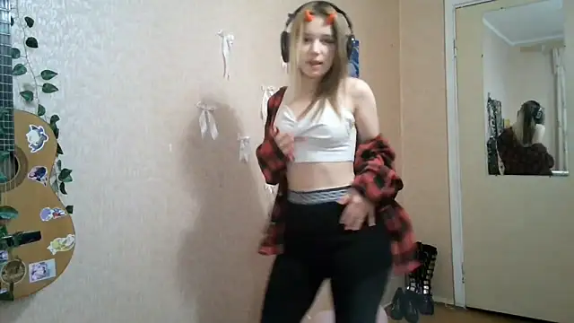 MilaTyan online show from 04.18.26