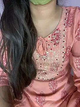 Snapshot of roshni_malhotra chatting on 03.27.26 roshni malhotra online show from 03.27.26