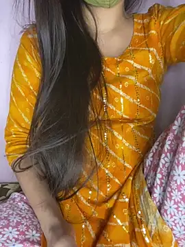 Snapshot of roshni_malhotra chatting on 03.29.26 roshni malhotra online show from 03.29.26
