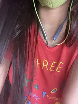 Snapshot of roshni_malhotra chatting on 04.14.26 roshni malhotra online show from 04.14.26