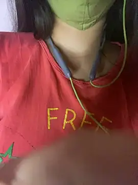 Snapshot of roshni_malhotra chatting on 04.17.26 roshni malhotra online show from 04.17.26