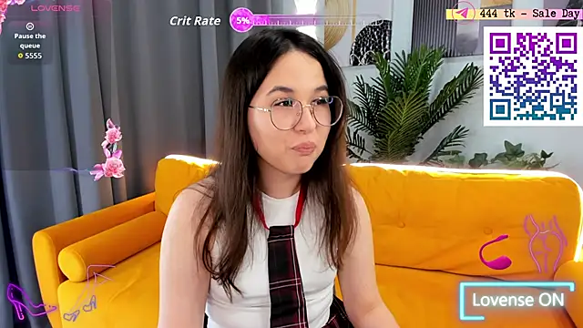 Snapshot of leylamirage chatting on 06.14.26 leylamirage online show from 06.14.26