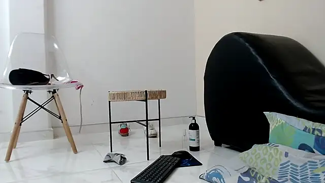 skinnysexy18 online show from 04.06.26