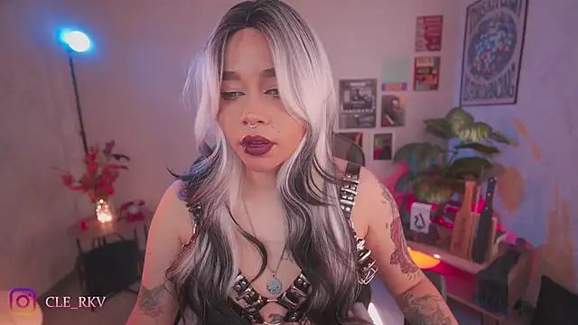 violette clerk1  online show from 03.31.26