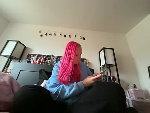 Snapshot of pinkhairfun16 chatting on 02.21.26 pinkhairfun16 online show from 02.21.26