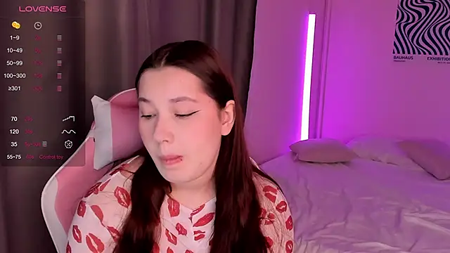 Snapshot of KatrineEvvans chatting on 02.26.26 KatrineEvvans online show from 02.26.26