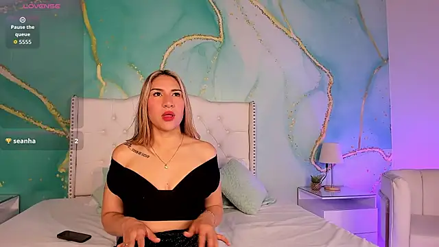 Snapshot of milkavelvett chatting on 02.27.26 milkavelvett online show from 02.27.26