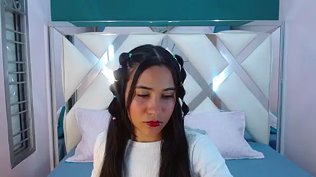 Kate Hewson online show from 02.25.26