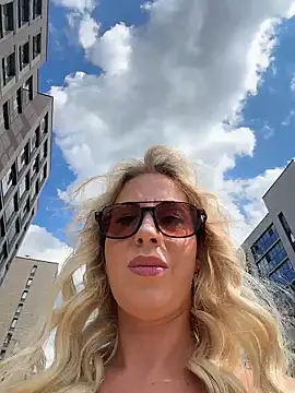 Snapshot of LisaMurr chatting on 07.01.26 LisaMurr online show from 07.01.26