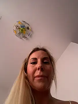 Snapshot of LisaMurr chatting on 07.16.26 LisaMurr online show from 07.16.26