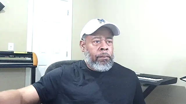 Snapshot of Cleozevo1961 chatting on 03.04.26 Cleozevo1961 online show from 03.04.26