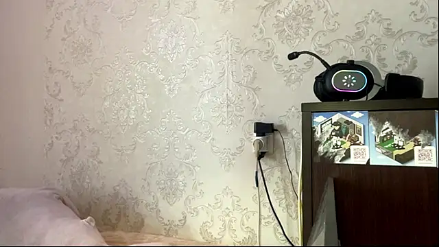 Snapshot of aera_elese chatting on 04.27.26 aera elese online show from 04.27.26