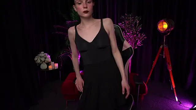 Snapshot of Wild_Alice_me chatting on 02.18.26 Wild Alice me online show from 02.18.26