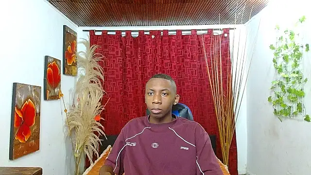 Snapshot of milo018 chatting on 02.22.26 milo018 online show from 02.22.26