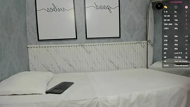 Snapshot of beautydoll18_ chatting on 06.17.26 beautydoll18 online show from 06.17.26