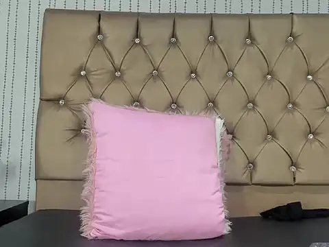 hanna luciana online show from 04.15.26