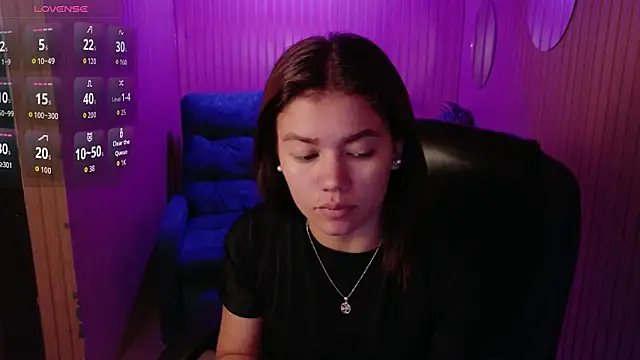 Snapshot of Alessia_Monroe_ chatting on 06.18.26 Alessia Monroe online show from 06.18.26