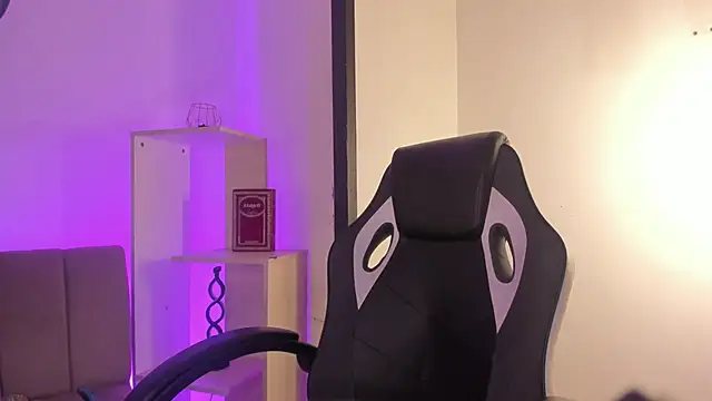 MelLove  online show from 02.26.26