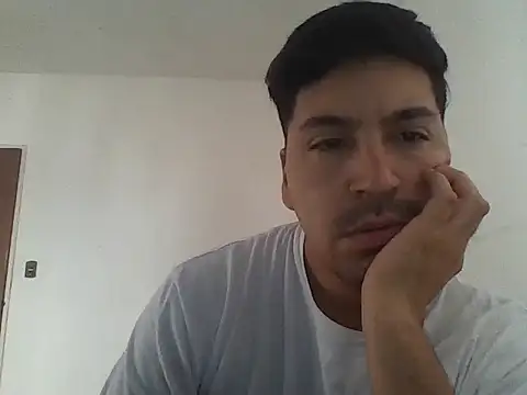 Snapshot of LeCorbu10 chatting on 04.19.26 LeCorbu10 online show from 04.19.26