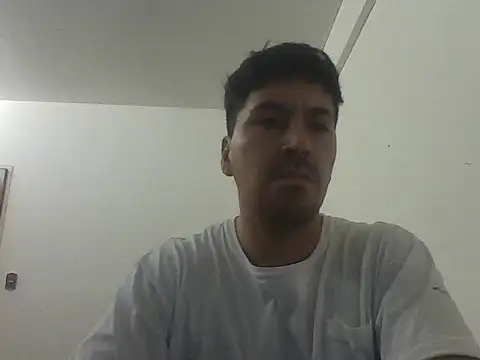 Snapshot of LeCorbu10 chatting on 04.21.26 LeCorbu10 online show from 04.21.26