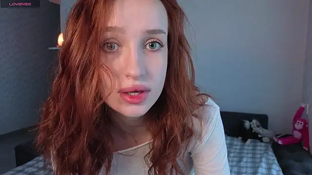 Snapshot of callme_alexa chatting on 04.21.26 callme alexa online show from 04.21.26