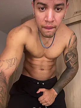 Snapshot of amenadiel_fire chatting on 04.12.26 amenadiel fire online show from 04.12.26